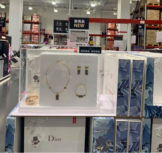 山姆会员店下架399元“Dior”联名玩具：涉嫌山寨？