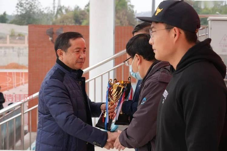 龚建生谈新形势下党的建设（龚建生出席天津爆炸事故发布会）