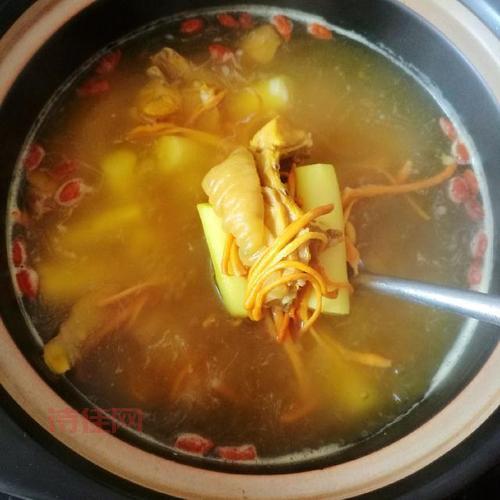 兔肉煲汤，加点啥料更香浓？