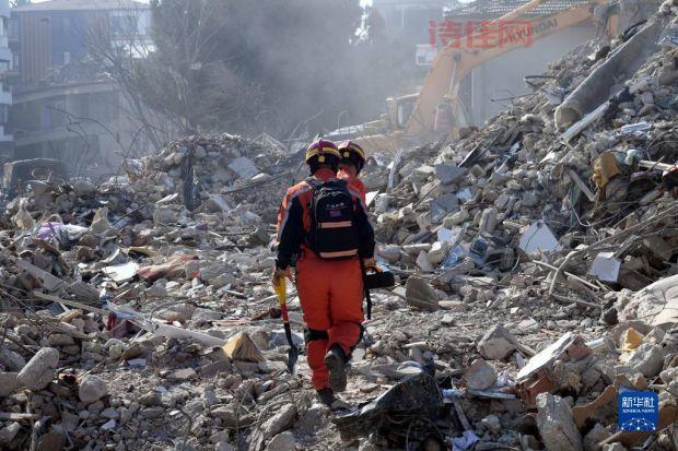 土耳其强震死亡人数突破1200，救援工作仍在进行