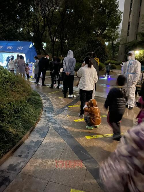 南京2岁男童做核酸检测被感染