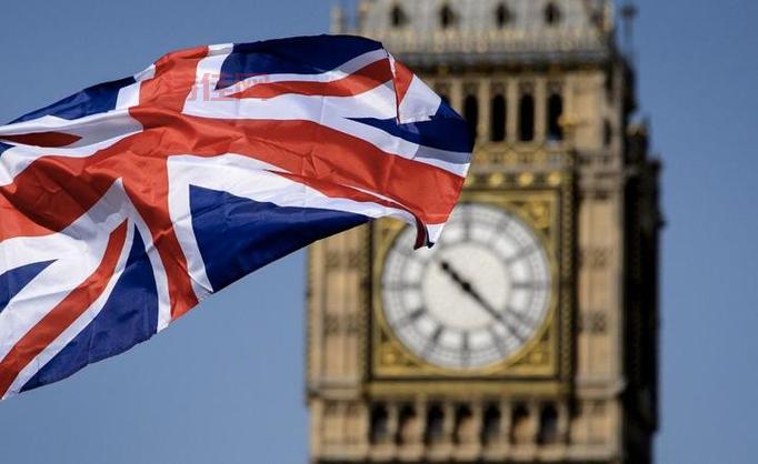 英国改变对中国旅客入境规定遭批评