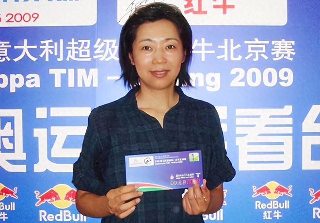 中国女排“五冠王”梁艳，退役后嫁普通丈夫，女儿是清华博士