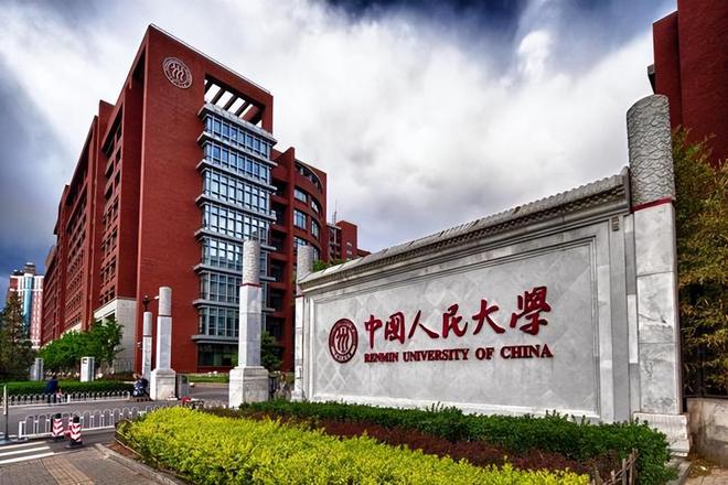 中国女排“五冠王”梁艳，退役后嫁普通丈夫，女儿是清华博士