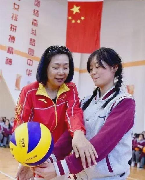 “五冠王”梁艳：退役后经商身家过亿，不嫁豪门嫁球迷，恩爱35年