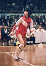 “五冠王”梁艳：退役后经商身家过亿，不嫁豪门嫁球迷，恩爱35年