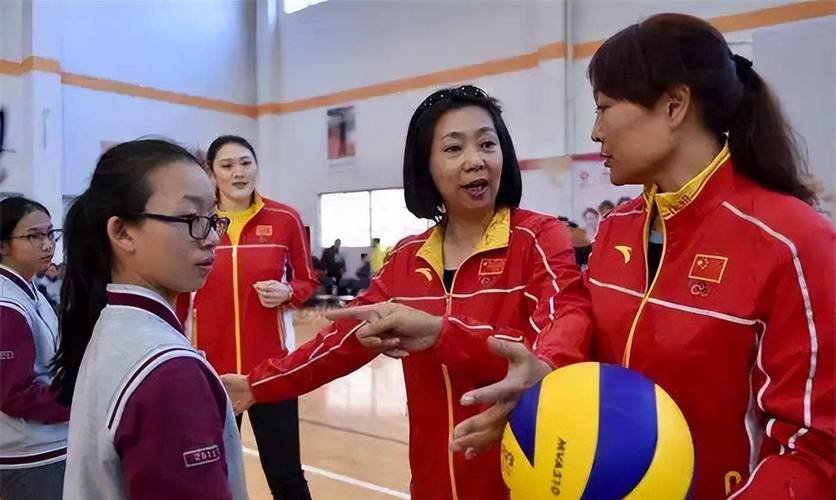 “五冠王”梁艳：退役后经商身家过亿，不嫁豪门嫁球迷，恩爱35年