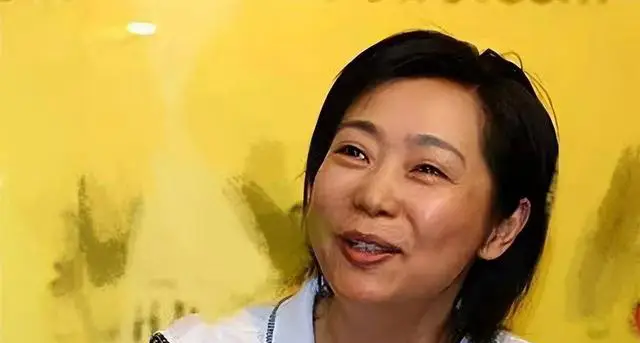 她是中国女排五冠王的亲历者：不嫁豪门嫁球迷，退役经商身价过亿