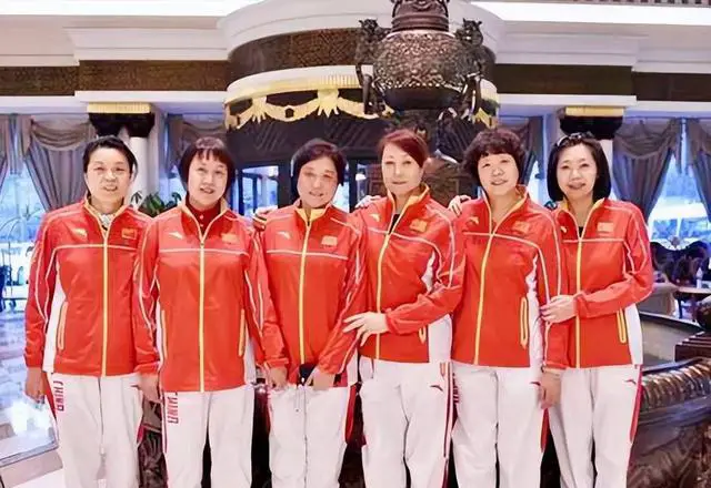 她是中国女排五冠王的亲历者：不嫁豪门嫁球迷，退役经商身价过亿
