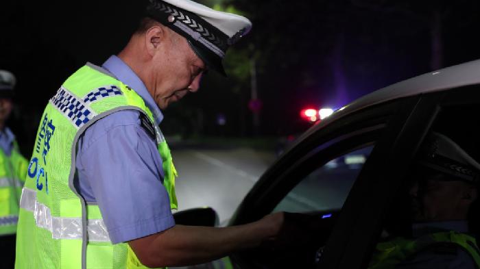 博兴60岁老交警尹洪军：退休在即，坚守一线不褪色