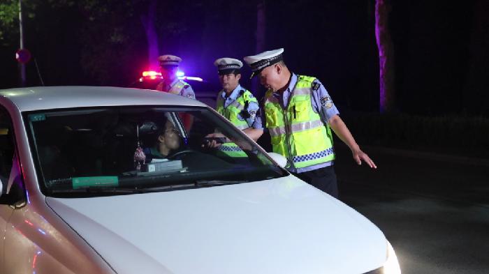 博兴60岁老交警尹洪军：退休在即，坚守一线不褪色
