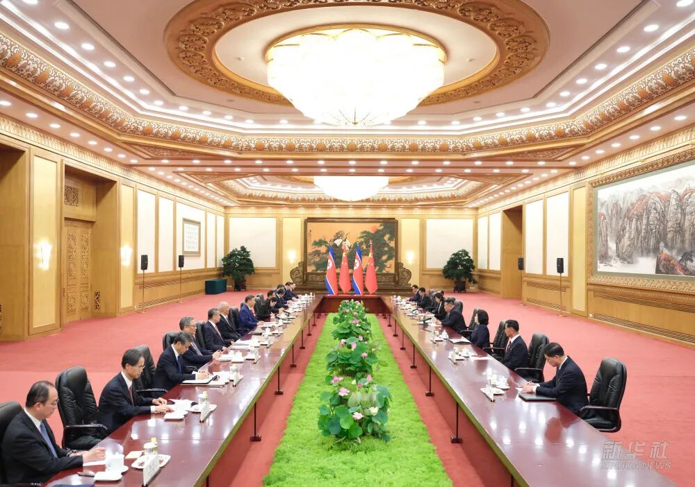 习近平同朝鲜劳动党总书记、国务委员长金正恩举行会谈（详讯）
