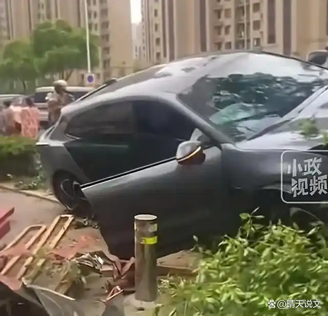 张家港车祸2死1伤后续：通报来了，知情者曝猛料，凶手底裤被扒光