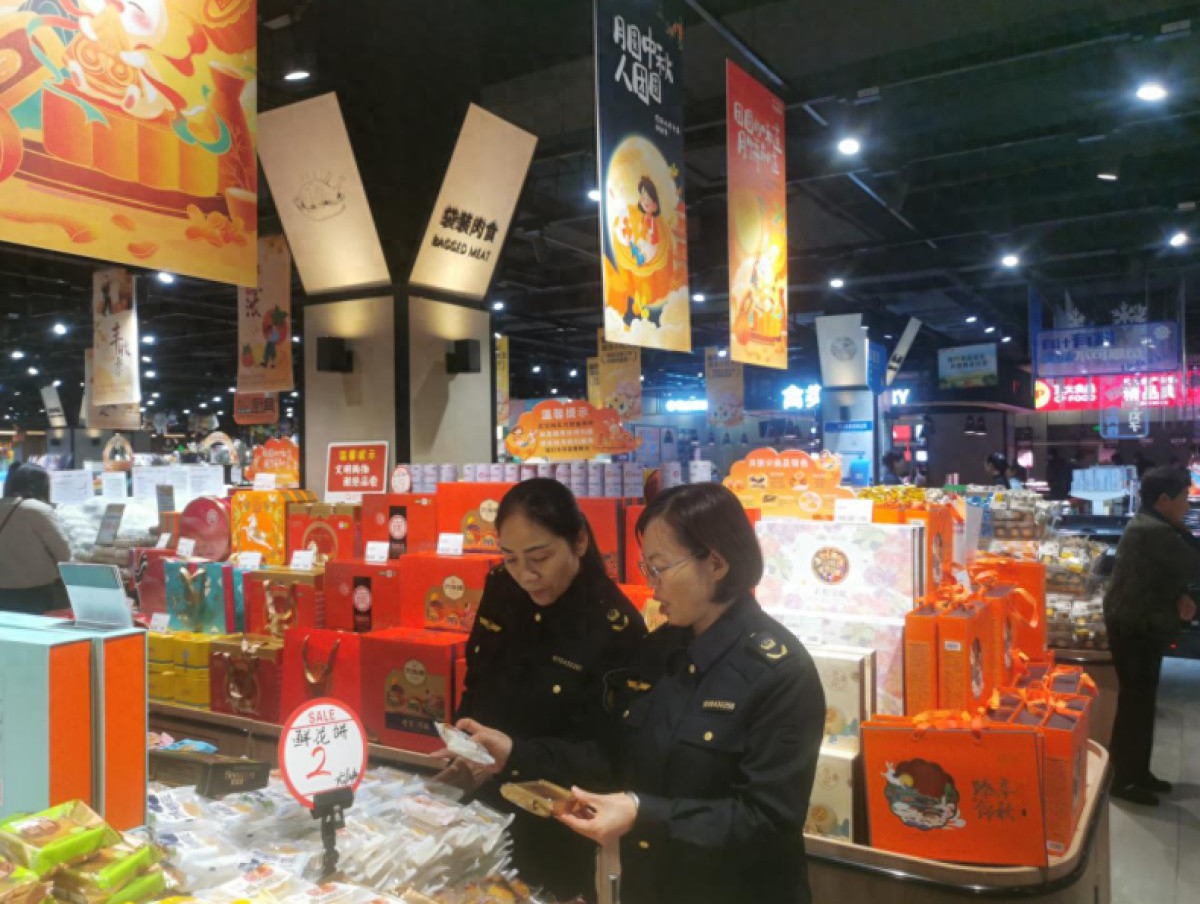 紧盯月饼果蔬和糕点！漯河市临颍县市场监管局开展节前食品安全专检