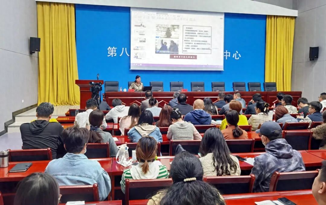 ​央视资深记者来石授课 全媒体记者拿到实务“秘籍”