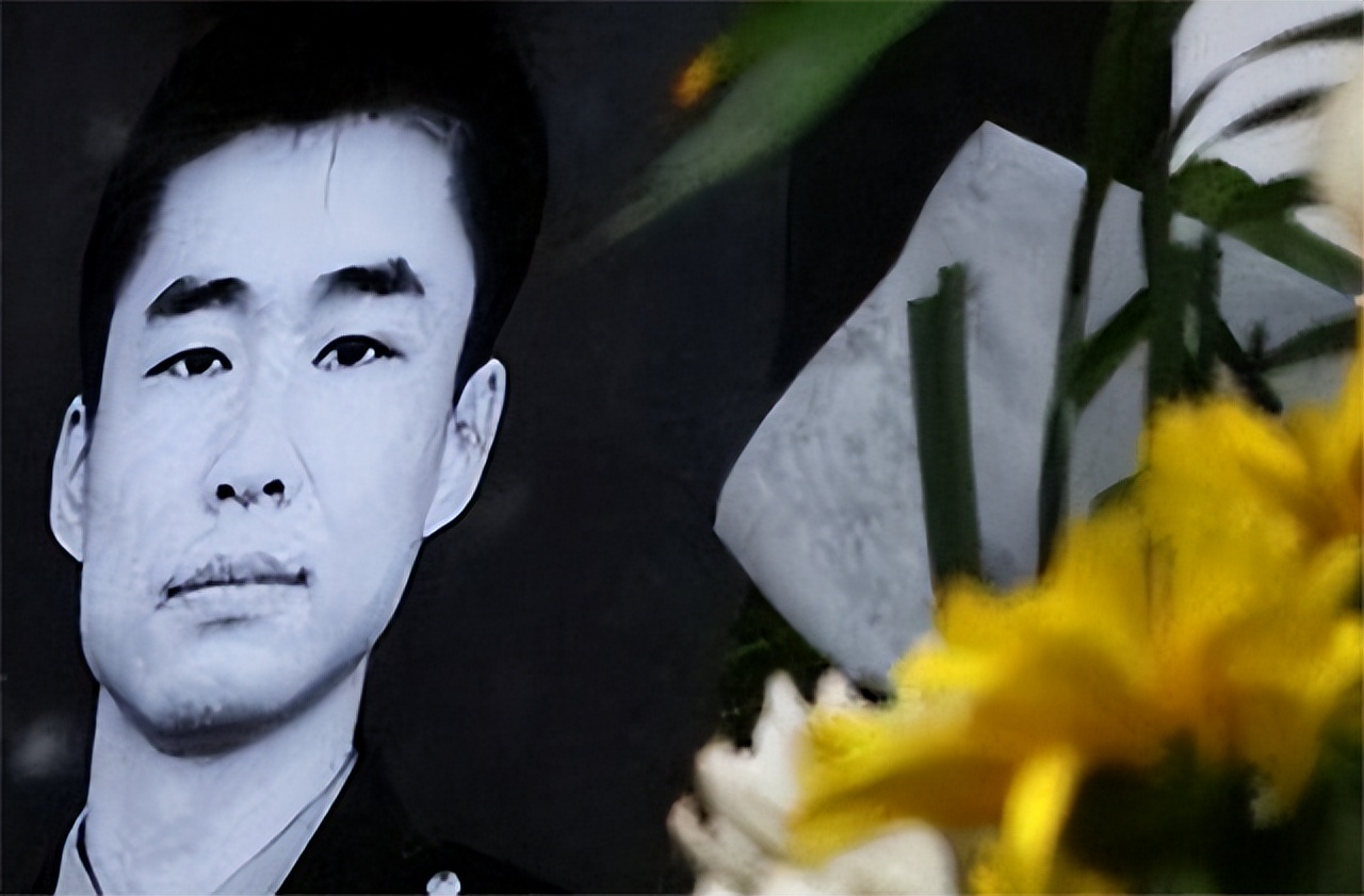 他是二炮军官，请假回家未归，上级打电话询问却意外得知其死讯
