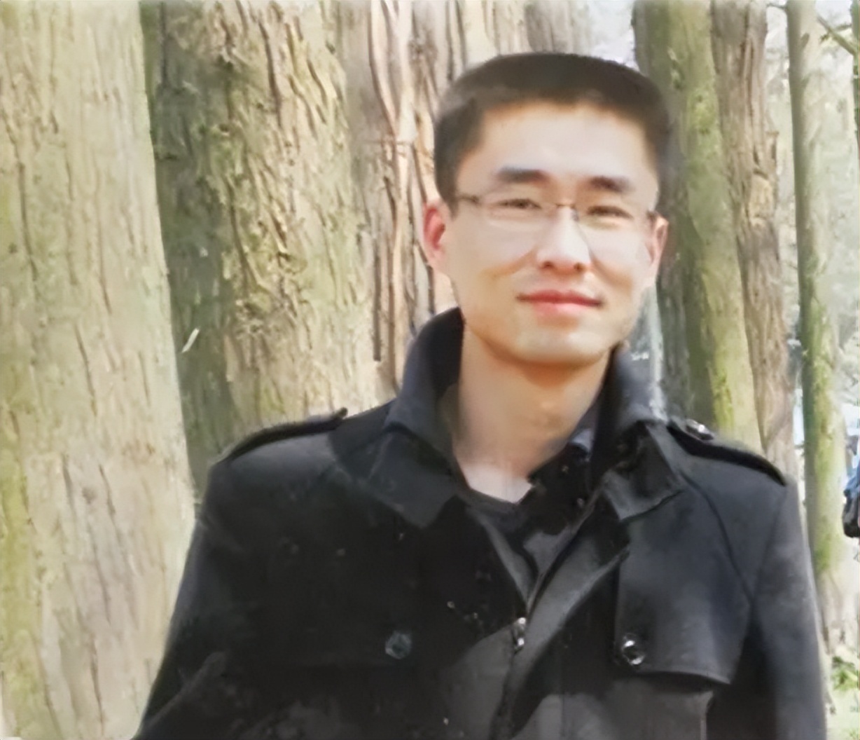 他是二炮军官，请假回家未归，上级打电话询问却意外得知其死讯