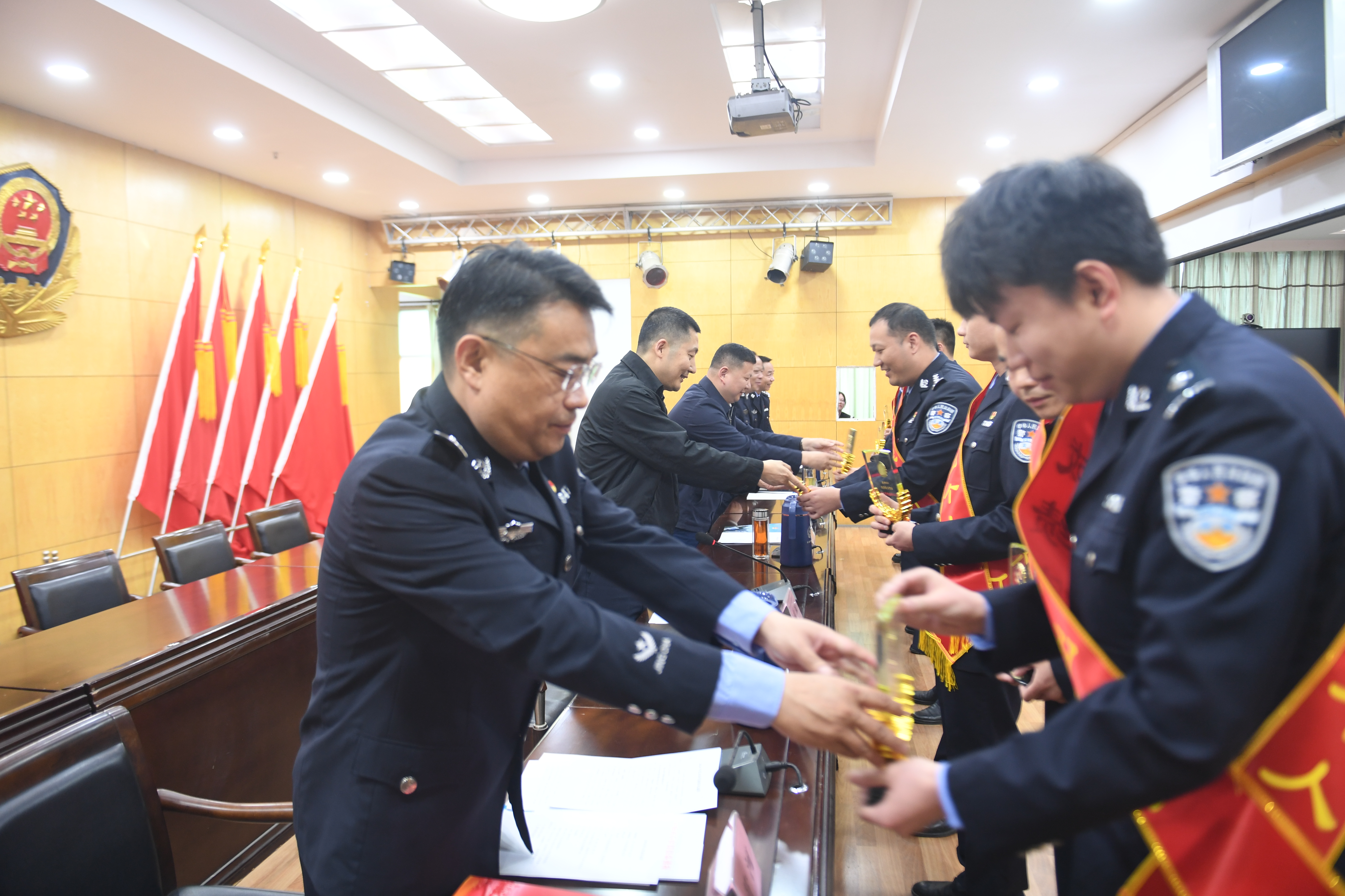竭力服务平安发展 忠诚守护幸福铜都