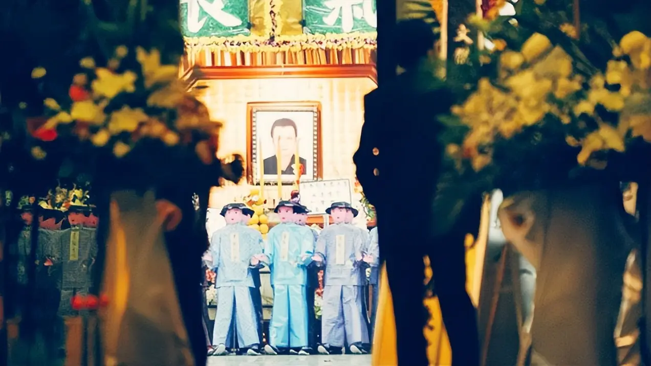 香港尖东霸王李泰龙，一生与彪悍为伍，却被人当街砍死，41岁归西