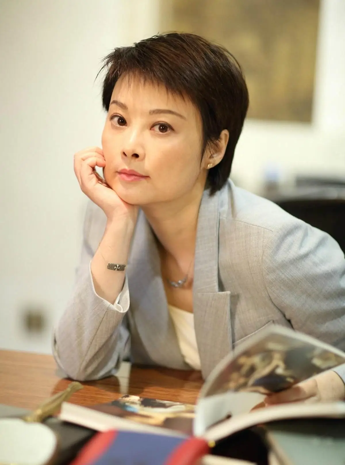 袁立：嫁给了外国人，才会知道中国男人的好，三婚终于收获幸福
