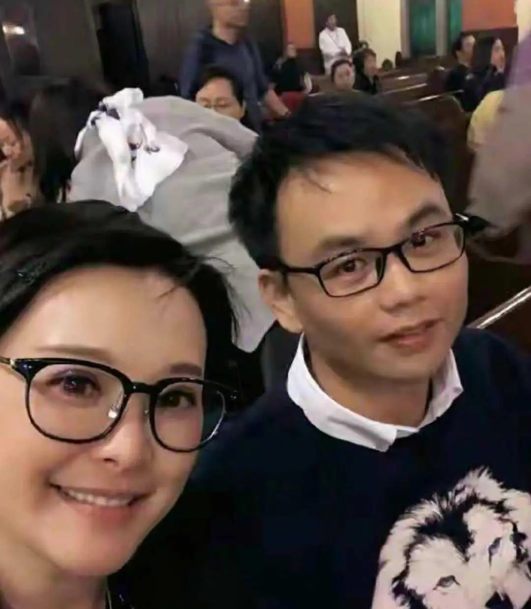 袁立：嫁给了外国人，才会知道中国男人的好，三婚终于收获幸福