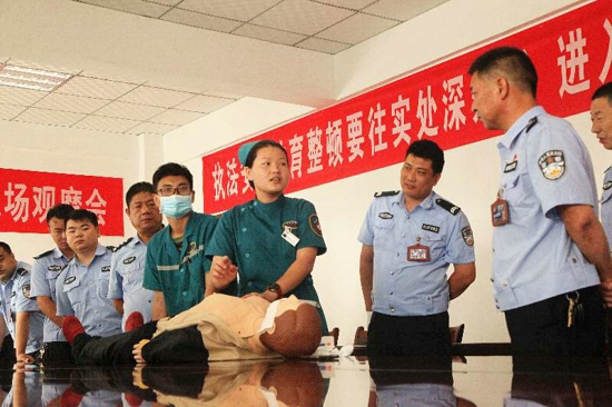 武陟县交警大队开展应急急救和心肺复苏培训