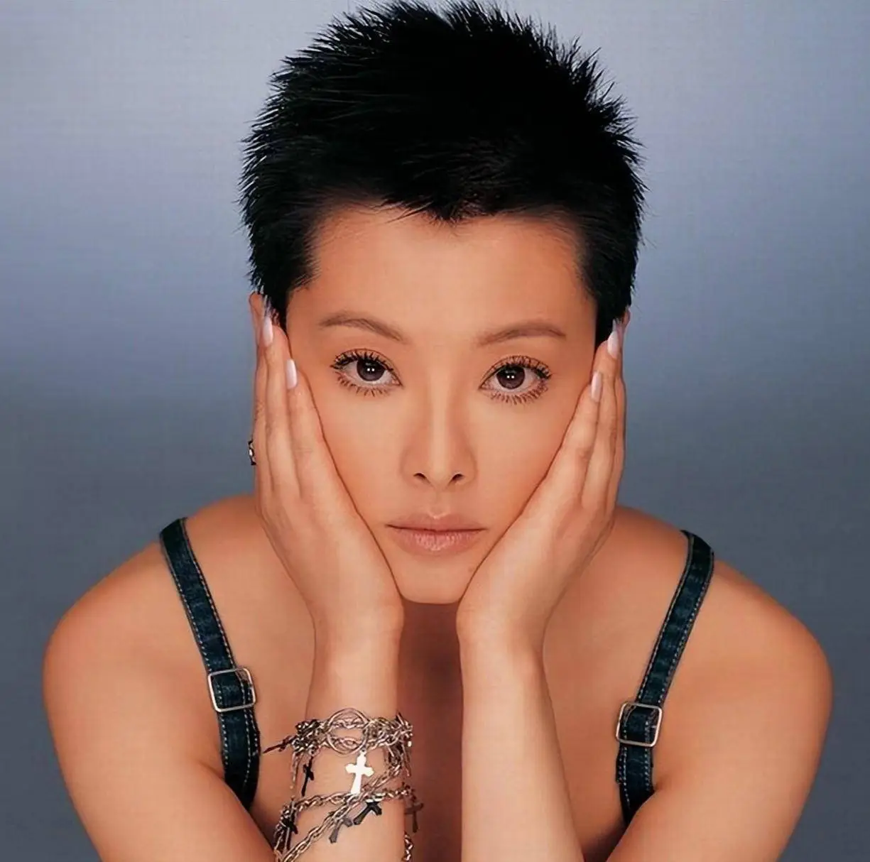 袁立与他同居12年，将美好的年华都给了他，他却选择和张怡宁结婚