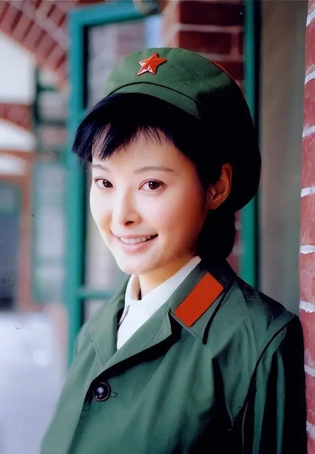 袁立与他同居12年，将美好的年华都给了他，他却选择和张怡宁结婚