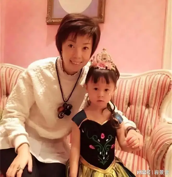 与袁立分手的徐威，娶到张怡宁后，如今过得怎样？