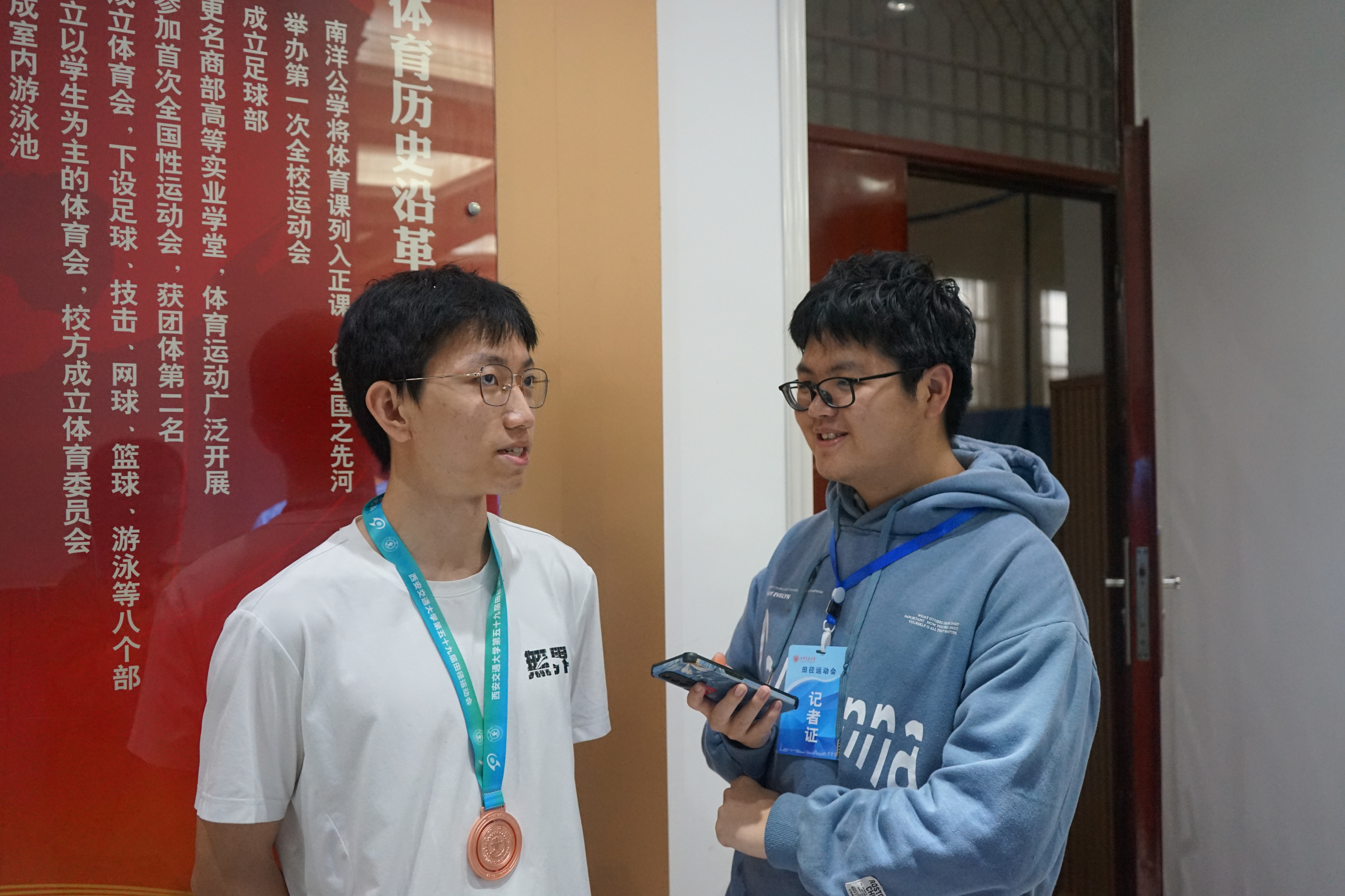 校运会参赛健儿：风起朝气盛，青年正拼搏