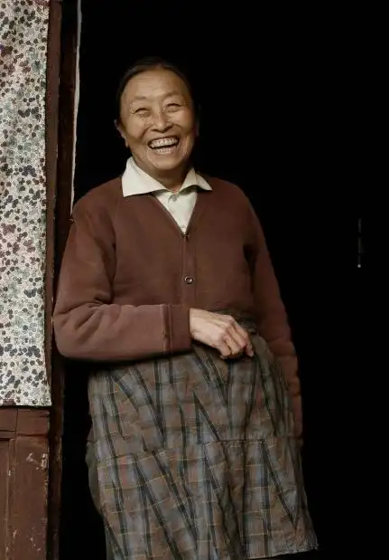 缅怀老艺术家张少华：从穷人家的孩子到老戏骨，她的75年堪称传奇