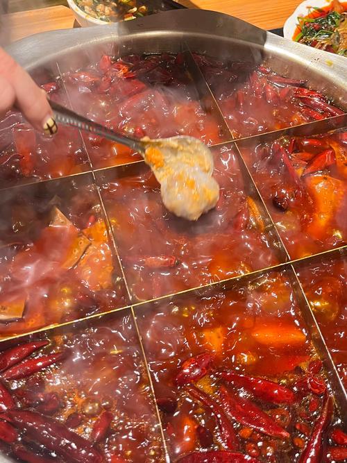 想吃半城正宗重庆火锅？这几家店千万别错过！