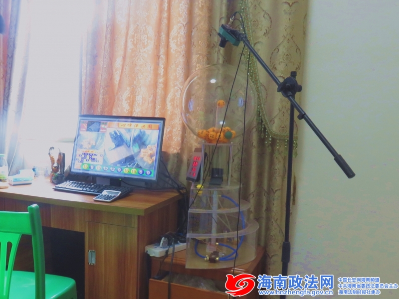 使用彩球赌博设备进行网络赌博直播 文昌一男子被警方行拘