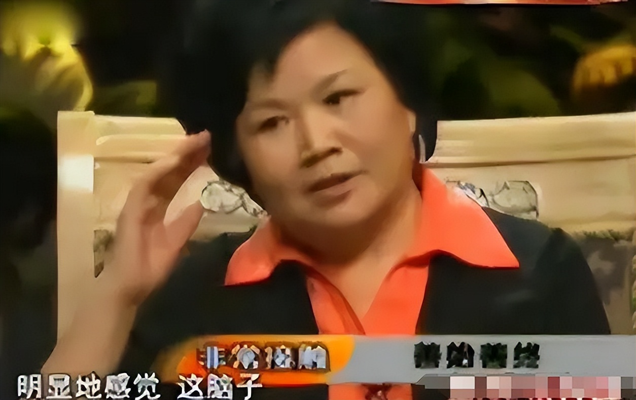 邢质斌近照，变化太大，网友：我的天呐！成白发苍苍的老太太了啊