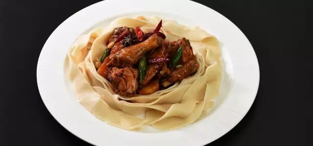 飞机餐即将缩水瘦身了，那热乎饭要去哪儿吃？