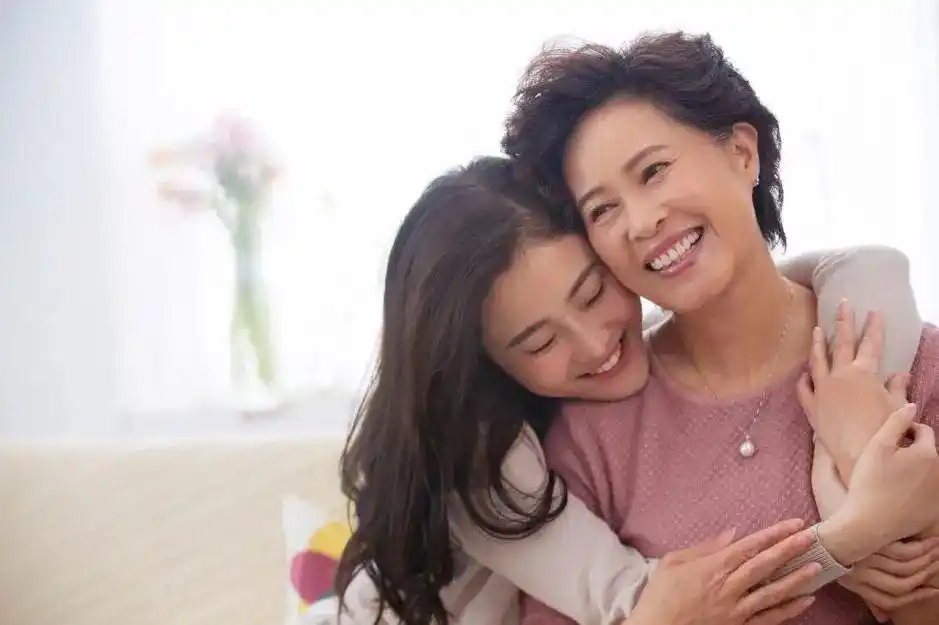 为什么说服老辈子这么难？心理学上有个词：逆火效应