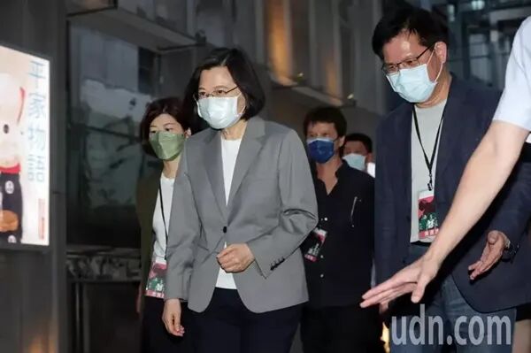 蔡英文与特朗普通话、赖清德与佩洛西视讯花了多少钱？揭露台美肮脏权钱交易