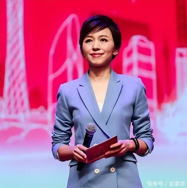 消失5年，央视“国脸”欧阳夏丹成功转行，背后原因让千万人落泪