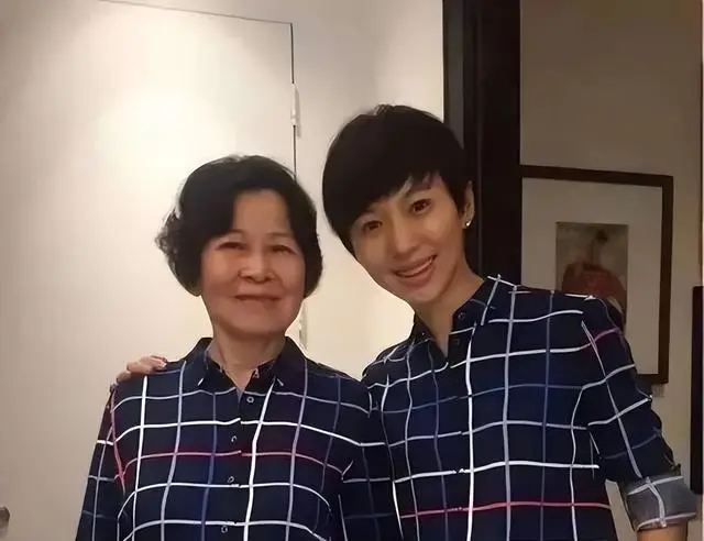 真相了！巅峰期从央视“消失”的欧阳夏丹，背后原因让人心服口服
