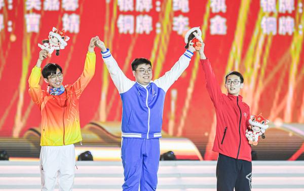 新闻业出版业缺什么人才？投身上海新闻出版职业教育5年来，这位校长步履不停