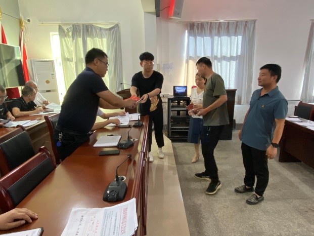 亮身份 树模范 创新绩——莲花寺镇举行“党员示范岗”集中授牌仪式
