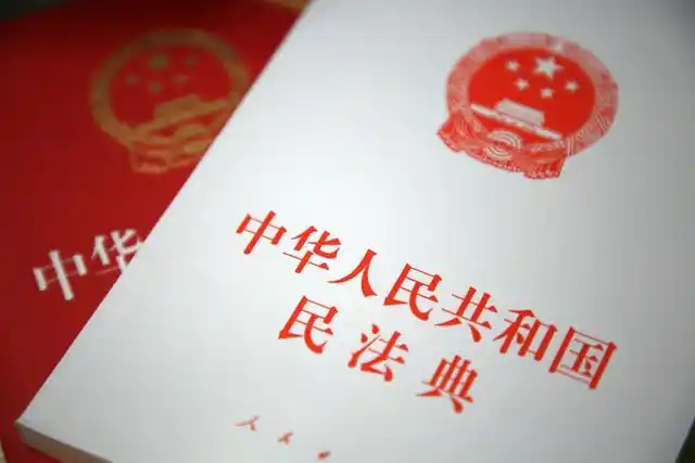 4次送医3次被父接回，石家庄女婴坠楼事件已立案，看“法律伞”如何保护“稚嫩的她”