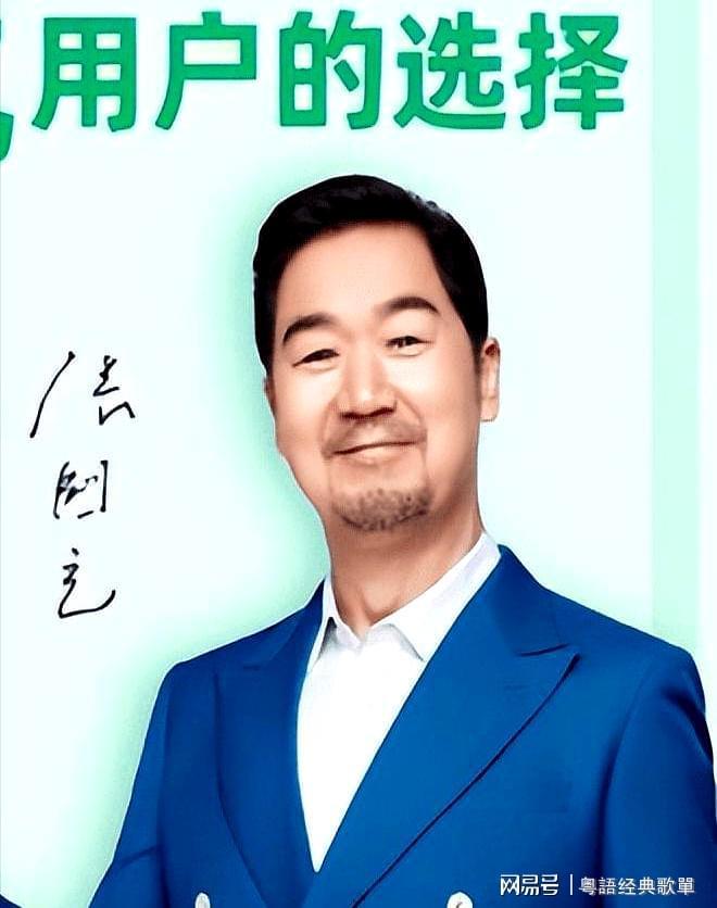 43岁张默炫富啃老，难怪张国立到处敛财坚决不退休