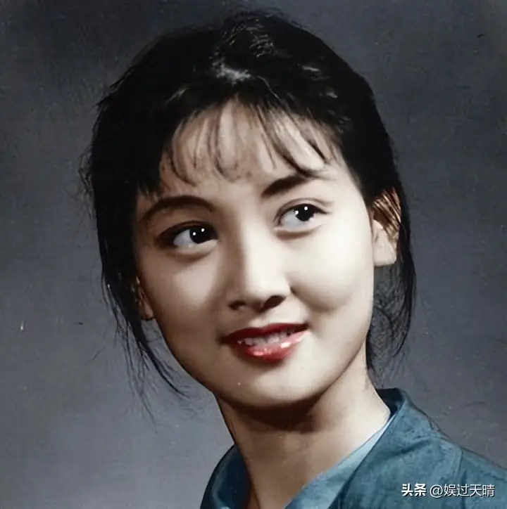 离婚成68岁邓婕心头痛，继子张默失望，养女逐渐像丈夫