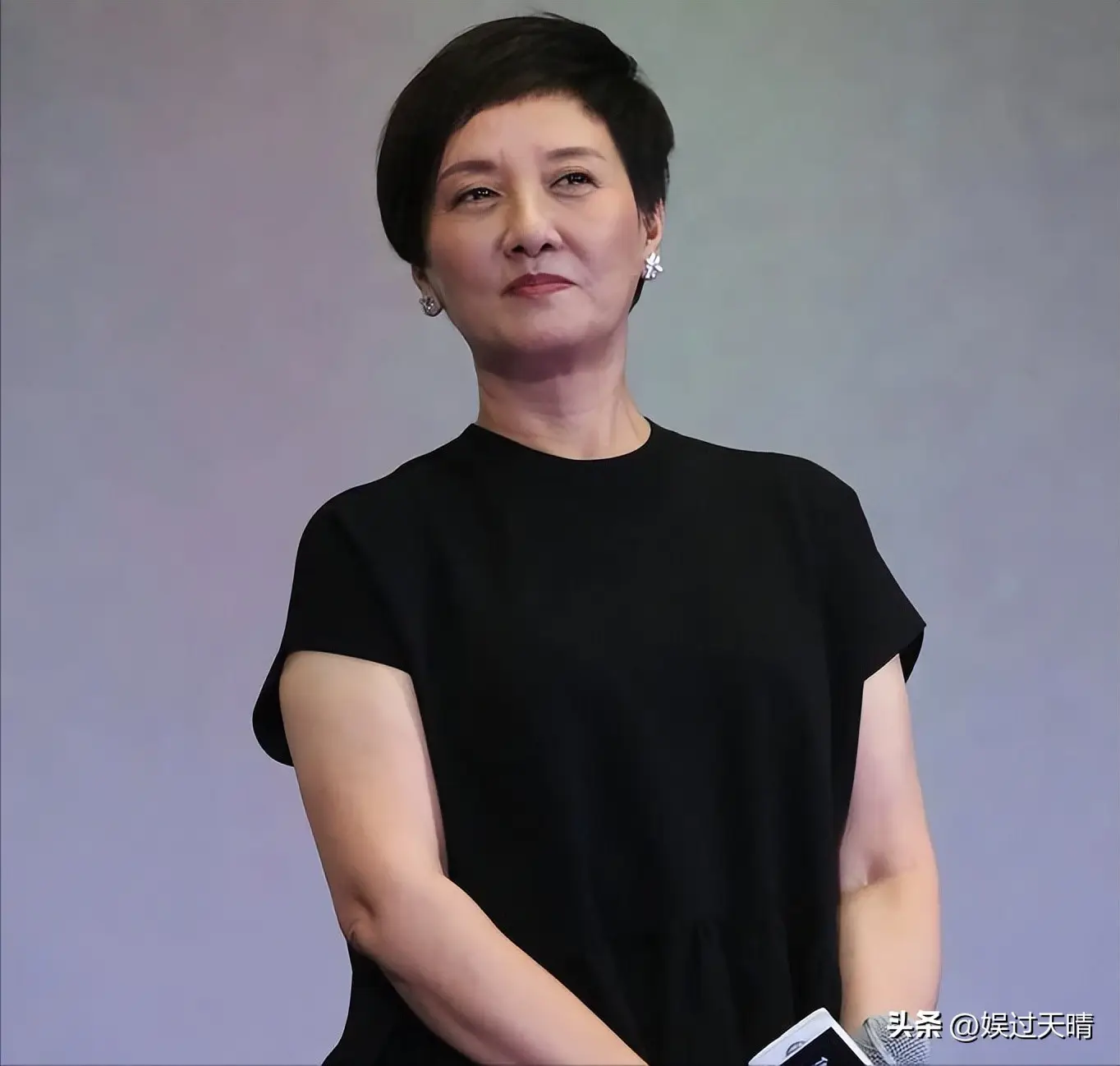 离婚成68岁邓婕心头痛，继子张默失望，养女逐渐像丈夫