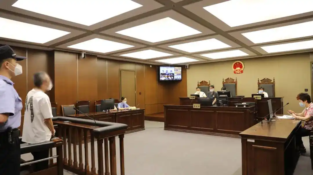 “一镜到底”下单，不料到手竟是赝品！