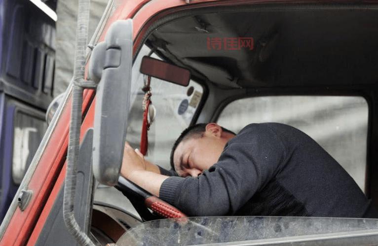 货运司机亏钱接单怎么回事？内卷加剧下的行业困境！
