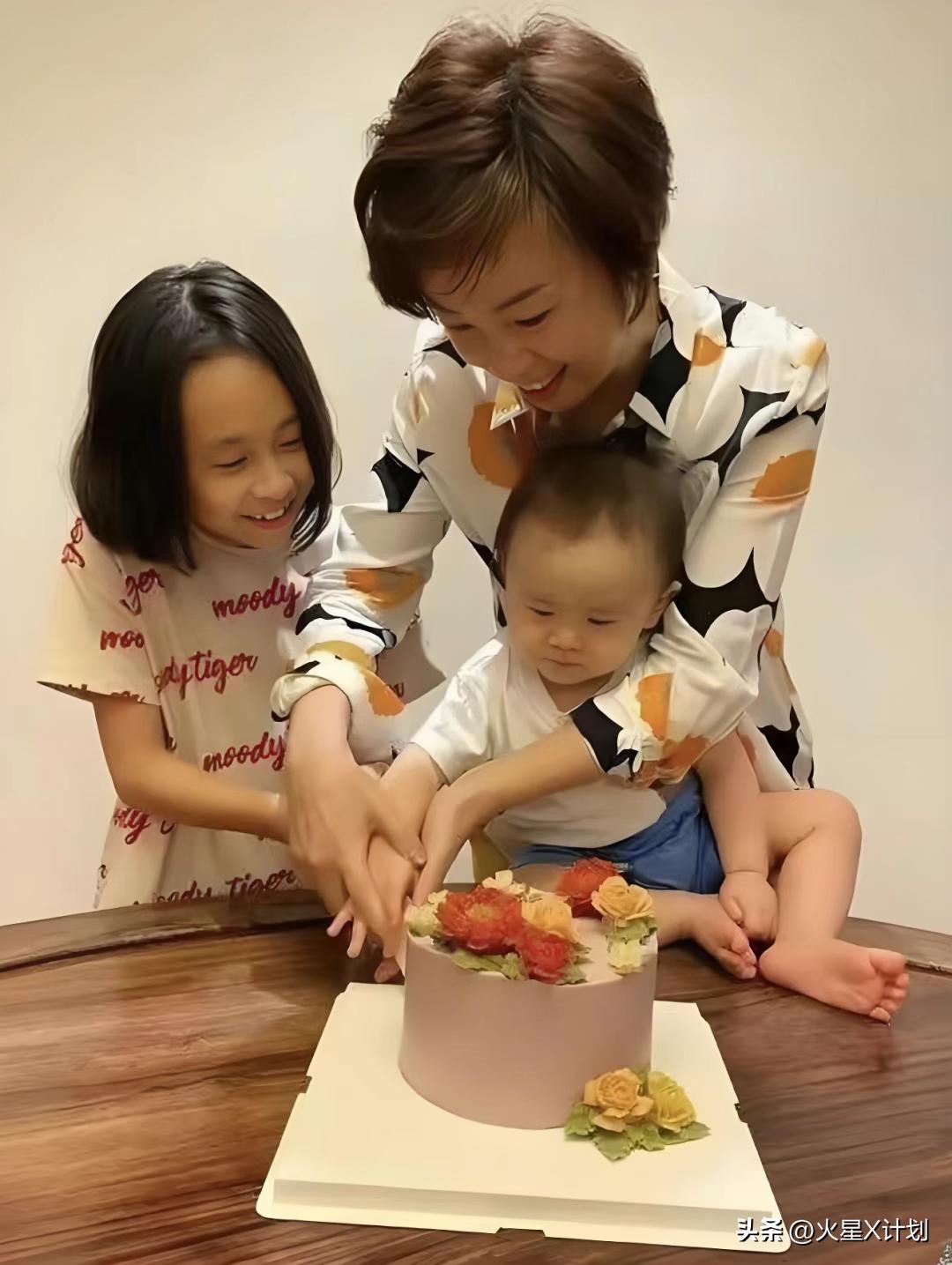 恩爱了16年，44岁张怡宁正绚烂如花，大20岁的丈夫徐威却衰老萎缩