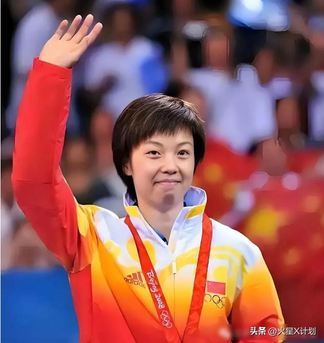 恩爱了16年，44岁张怡宁正绚烂如花，大20岁的丈夫徐威却衰老萎缩