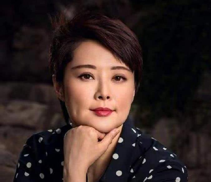 徐威给袁立买两套房，同居12年，为何转身就娶了小20岁的张怡宁？